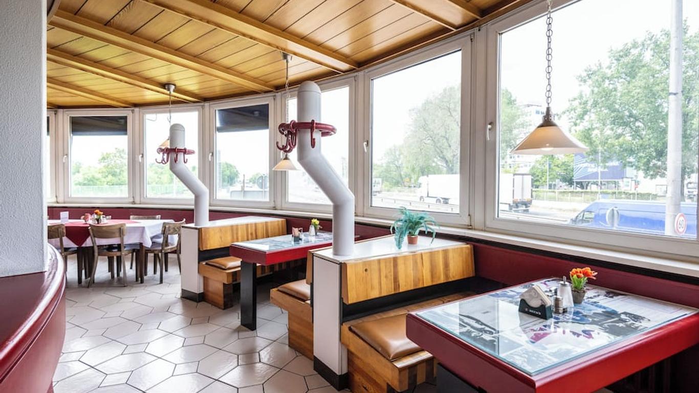 Hotel Und Rasthof Avus