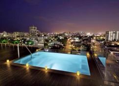 Ciqala Luxury Suites - San Juan - Pool