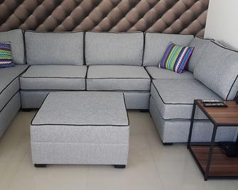 Casa Gabrielas 116: 3br House Completely Furnished Excellent Location - Torreón - Sala de estar