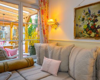 Weißt Du noch - Gästehäuser & Suiten - Kühlungsborn - Wohnzimmer