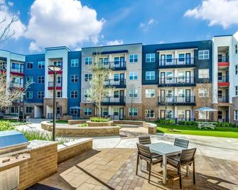 Luxe 1BR King Suite Close to Downtown w Fast Wifi - Austin - Bâtiment