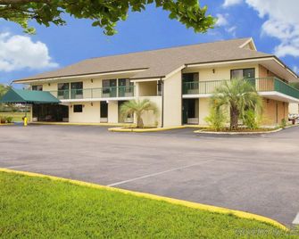 Americas Best Value Inn Tillmans Corner Mobile - Tillmans Corner - Building