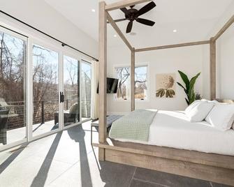Luxury Getaway on The Potomac - Martinsburg - Bedroom