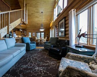 Michaywe Log Home, Perfect For Large Groups - Gaylord - Wohnzimmer