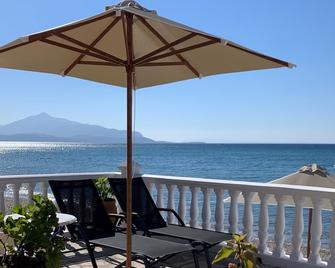 Potokaki Beachfront Hotel - Potokaki - Balcony