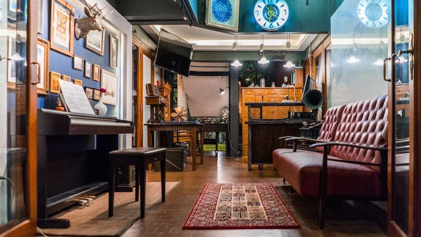 納拉屋素坤逸 58 號飯店