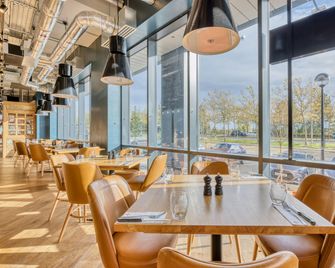 Premier Inn Milton Keynes Central - Avebury Boulevard - Milton Keynes - Restaurant