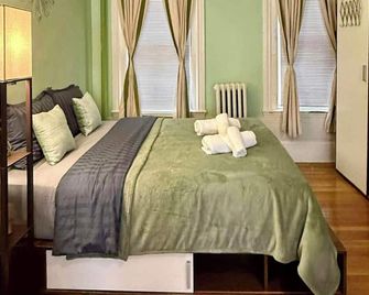 Cozy Studio w/Full Kitchen, Close to MGH, Walkable Train Lines - Boston - Habitación