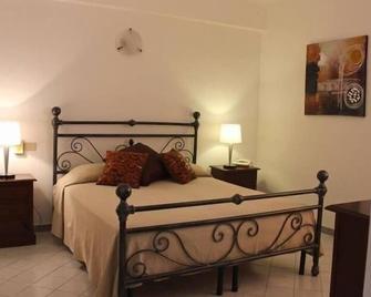 Hotel Ristorante O Palmo Inn - Panarea - Slaapkamer