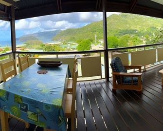 Hiva Oa - Enana Lodge - Atuona - Balcón