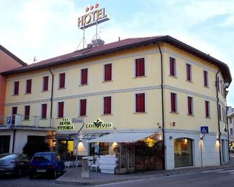 Hotel Vittoria - San Giorgio di Nogaro - Edificio