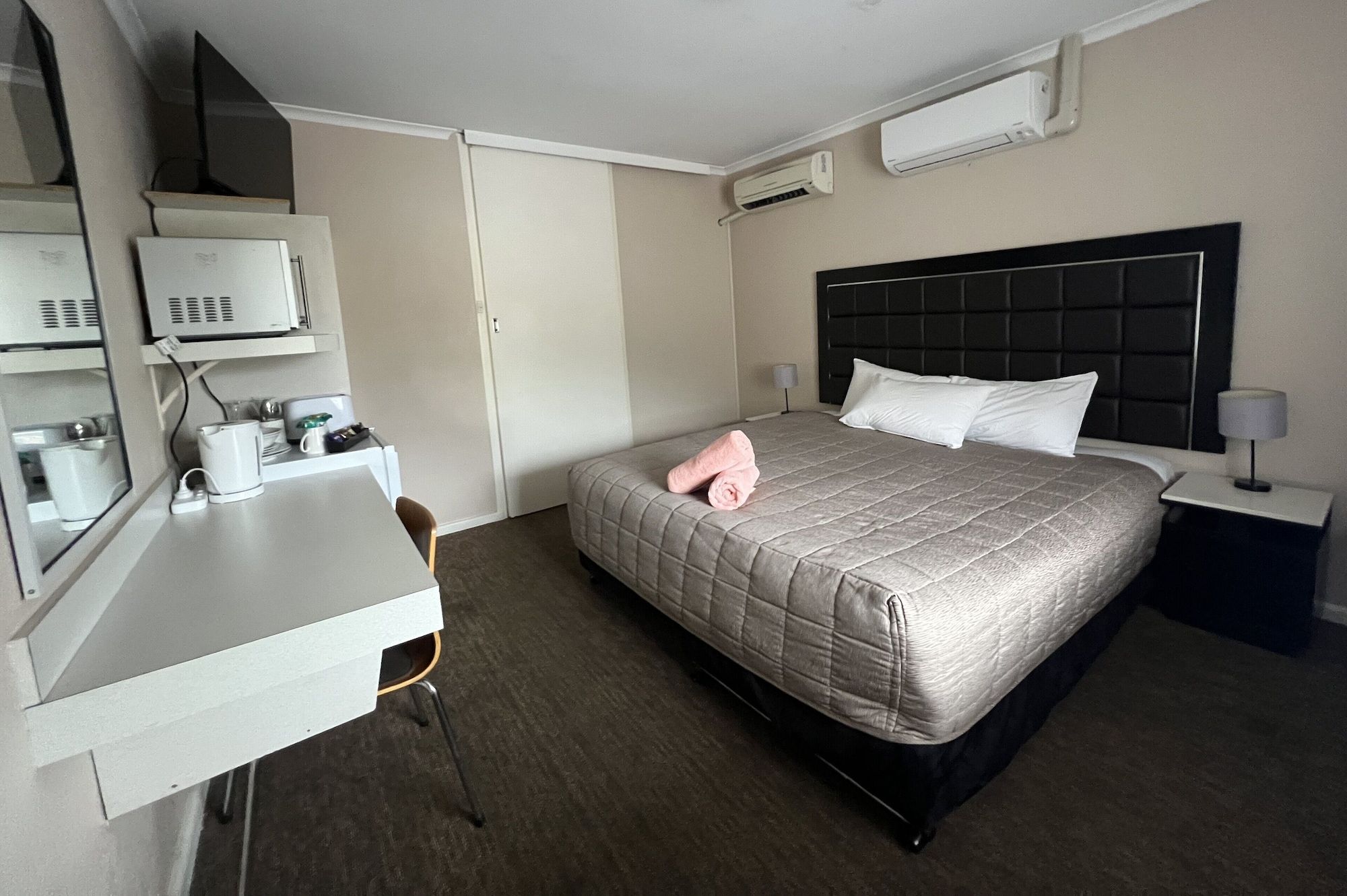 آلموند إن موتيل