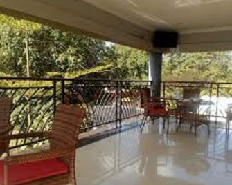 Royal Cashrise lodge - Kabwe - Balcon
