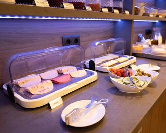 Firzlaffs Hotel Neumünster - Neumünster - Buffet