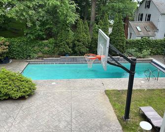 Beautiful Spacious 4brm House! - Arlington - Pool