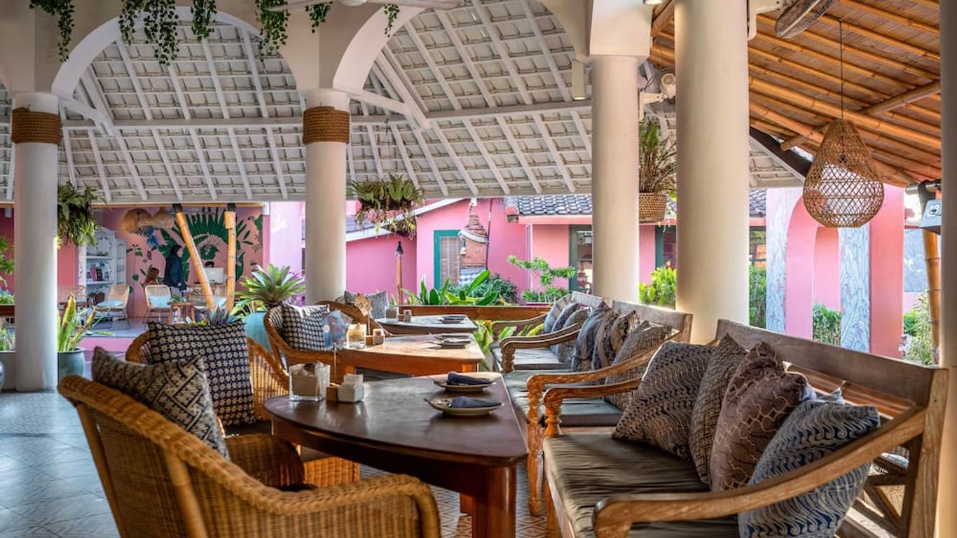 PinkCoco Uluwatu - Constant Surprises & for Cool Adults Only