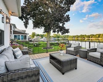 Family-Friendly Retreat On Gilletts Lake - Jackson - Balcón