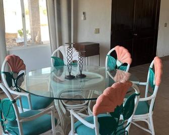 Pitaya House - Mulegé - Comedor