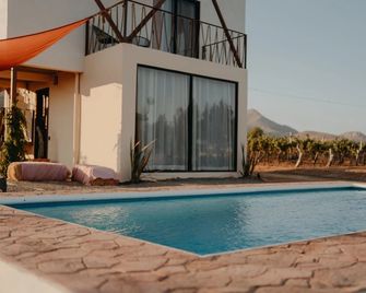 The Pangea Valle de Guadalupe - Guadalupe - Svømmebasseng