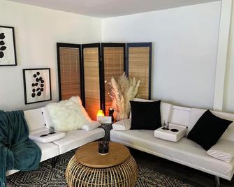 The Double Door Inn - Unit 1 - Matthews - Living room