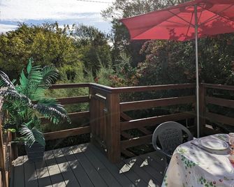 Apartment with private terrace - 6 guests - Barbezieux-Saint-Hilaire - Balcón