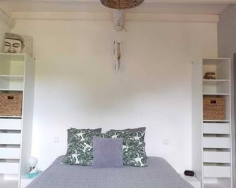 Dacamaloya - Volx - Habitación