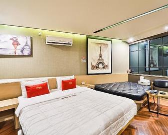 Busan Deokcheon 2heaven Hotel - Busan - Bedroom