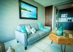Lovely Beachfront Apartment T2@9-Great For Couples-Relaxation - Luquillo - Sala de estar