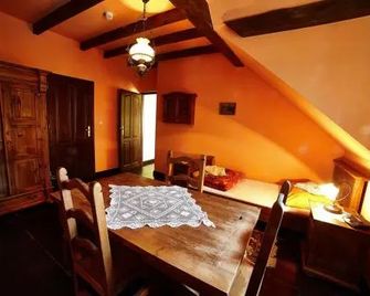 Stylowy Zajazd Pod Czarnym Kogutem - Czarna - Jadalnia