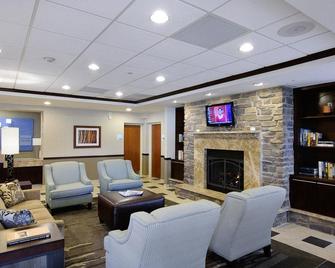 Holiday Inn Express Philadelphia Airport - Essington - Lounge