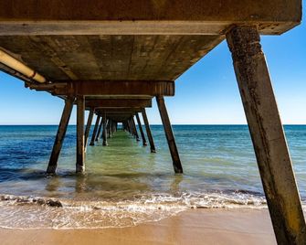 Beachy Keen in Gorgeous Henley Beach - Henley Beach - Playa