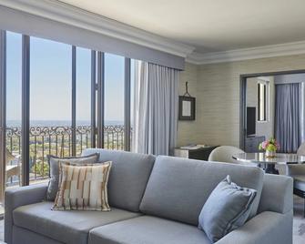 Beverly Wilshire, A Four Seasons Hotel - Beverly Hills - Living room