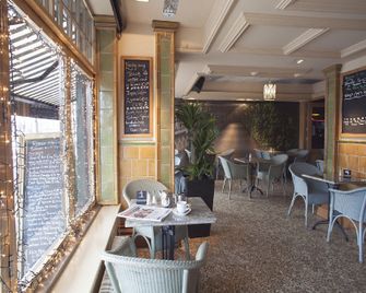 فندق أرلينغتون أوكونيل بريدج - دبلن - مطعم