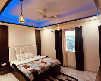 Taj Castle Guest House - Agra - Bedroom