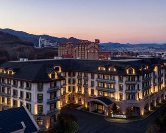 Tonghua Wanfeng Swiss Hotel - Tonghua - Edificio