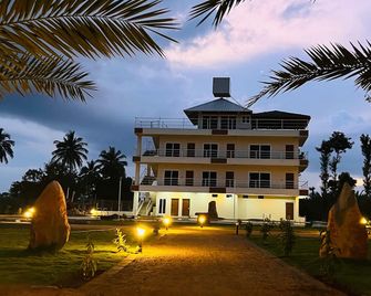 Habba Dates Village Near Chikkaballapur - Lepakshi - Building