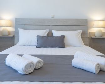 Paraskevas Beach Hotel - Leonidio