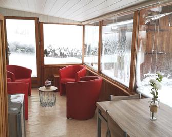 Warm apartment at the foot of the Hirmentaz ski slopes - Lullin - Sala de estar