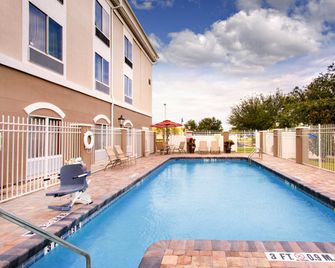Holiday Inn Express Lake Wales N-Winter Haven By IHG - Lake Wales - Piscine