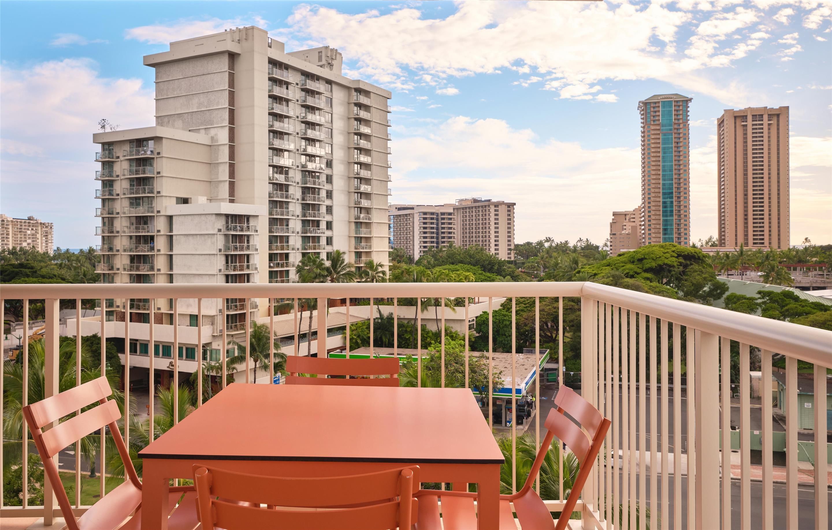 أمباسادور هوتل أوف وايكيكي، تابيستري كوليكشن باي هيلتون - هونولولو - شرفة