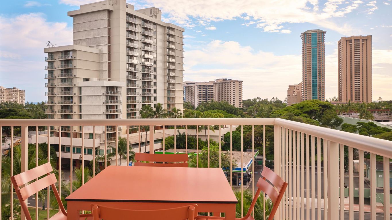 앰배서더 호텔 오브 와이키키, 테이프스트리 컬렉션 바이 힐튼