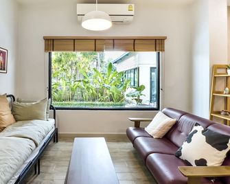 Chez Bure - Bure Homestay - קאנצ'אנאבורי - סלון