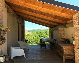 B&B Acaso - Serralunga d'Alba - Patio