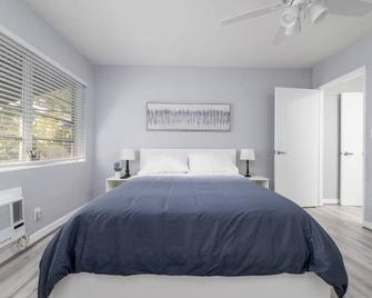 The Dolphin Studio at Lake Ridge - فورت لاودردال - غرفة نوم