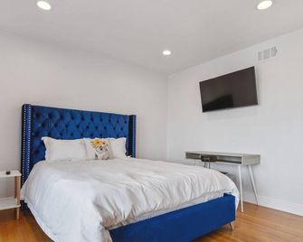 Stunning 3br In Foster City - Foster City - Спальня