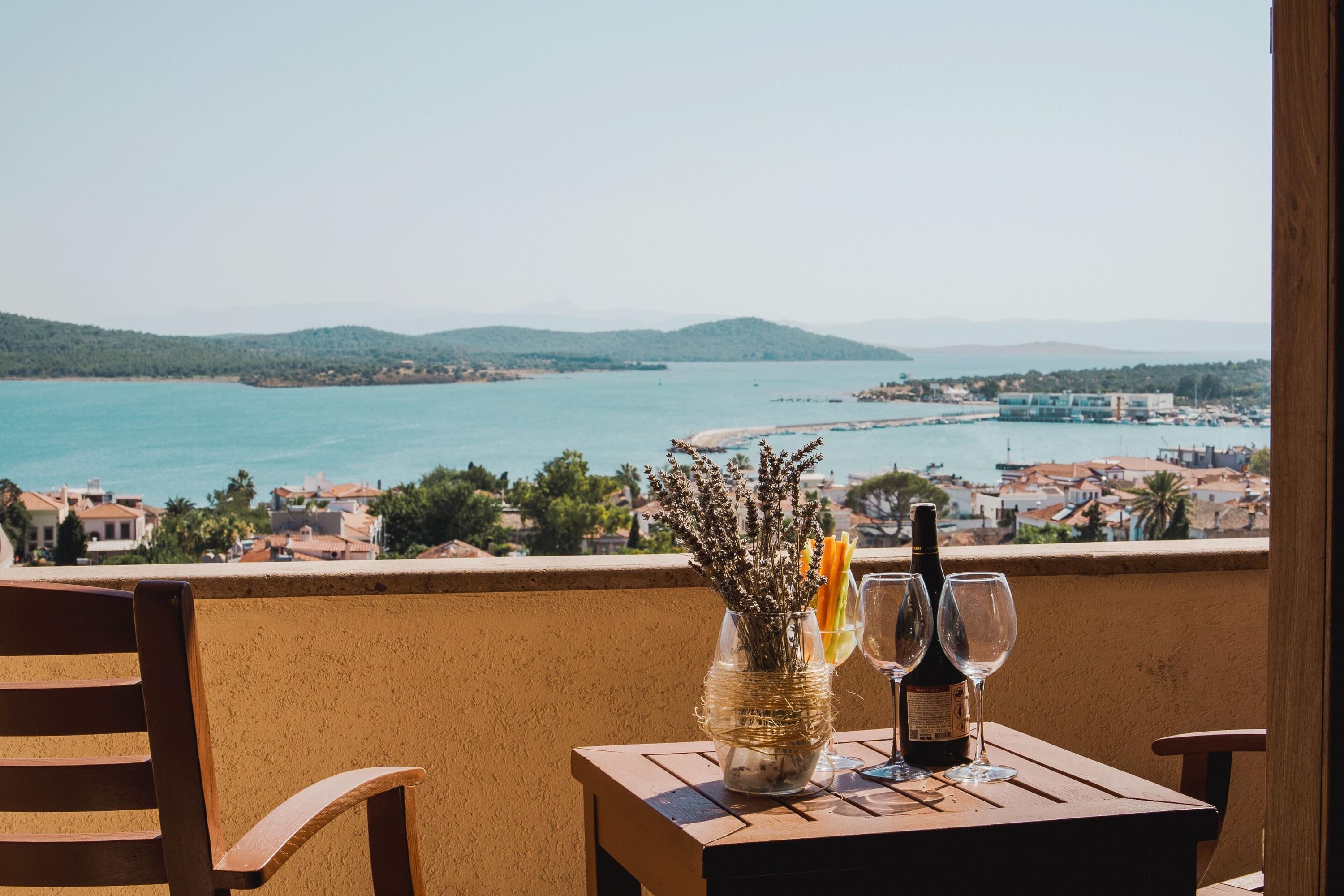 Tas Konak Hotel - אייבאליק - מרפסת