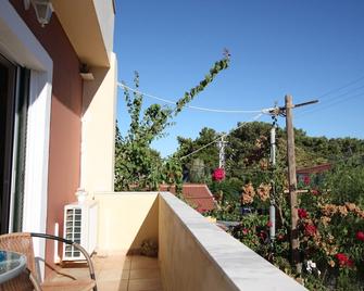 Mandola Studios Beachside - Skala Beach (Blue Studio) - Skala - Balkon