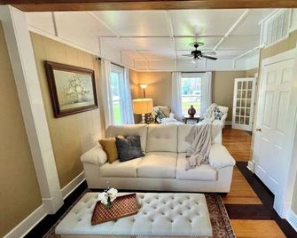 Beit Shalom- House of Peace Family - Siloam Springs - Wohnzimmer