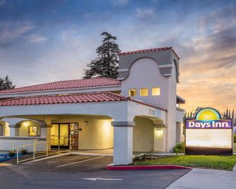 Days Inn by Wyndham Banning Casino/Outlet Mall - Banning - Edificio