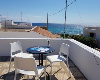 Double room B&B Riva delle donne - Taviano - Balcone
